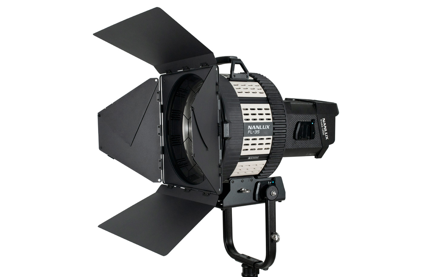 A Nanlux Evoke 1200 Fresnel LED alquiler en Bogotá, Colombia.
